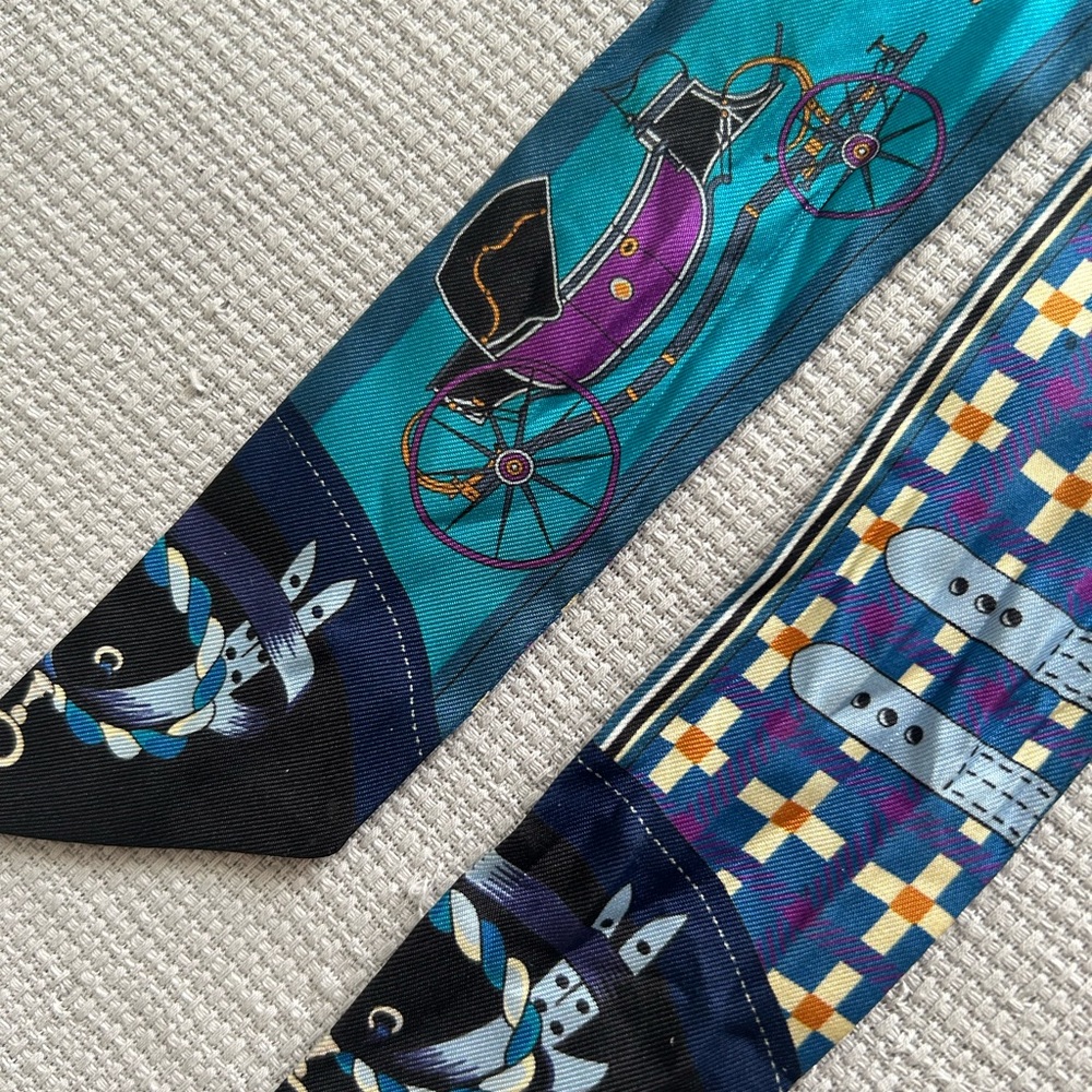 100% Authentic Vintage Hermes Silk Twilly EUC - Picture 3 of 9